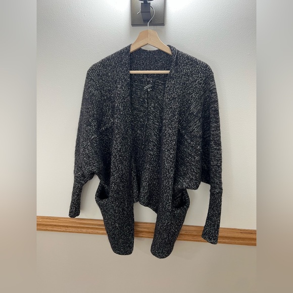 EUC Aritzia Babaton Italian Mohair Alpaca Wool Blend Knit Cardigan Size XXS-S - Picture 1 of 5
